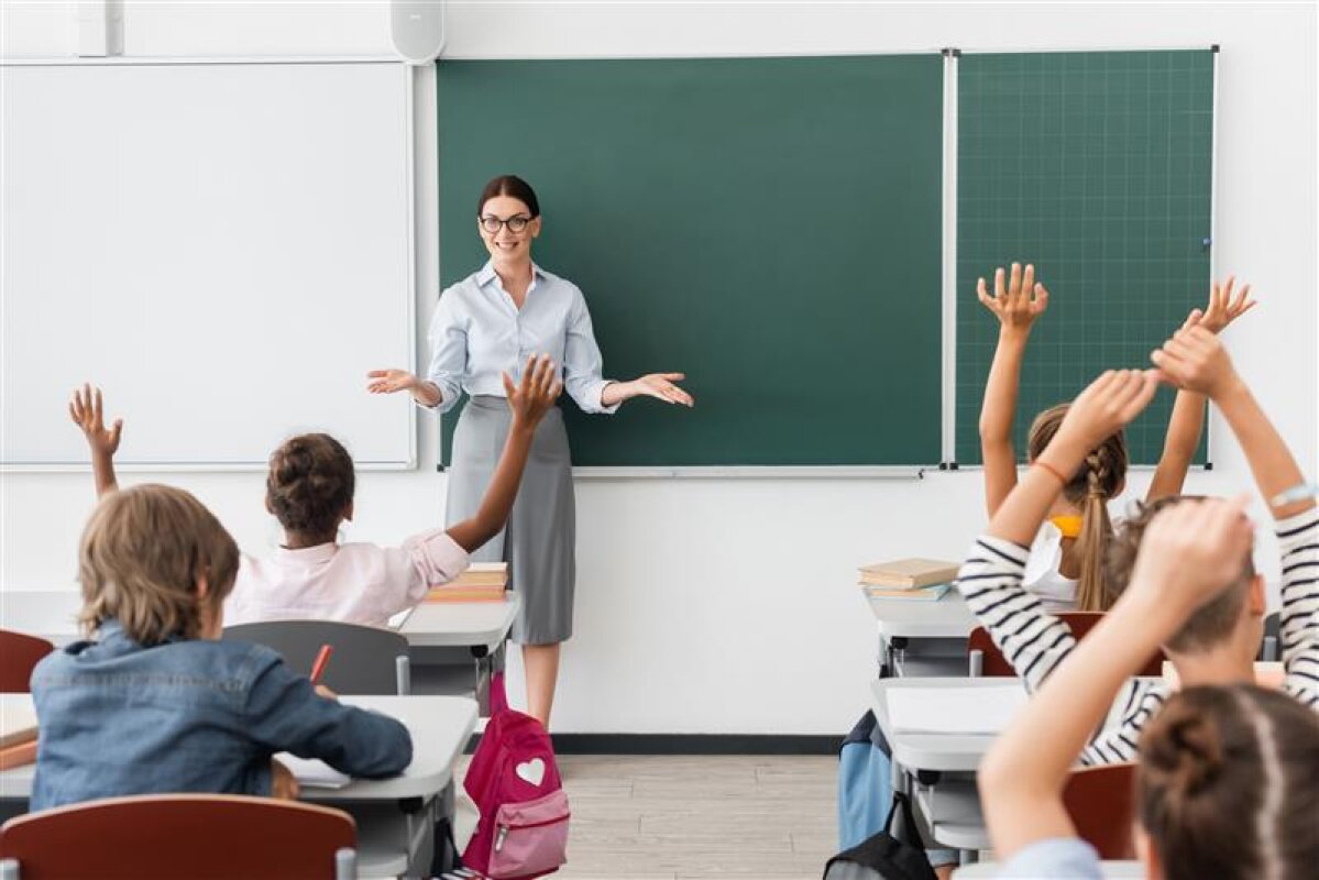 Mokyklose dar neužimtos matematikos, lietuvių kalbos, fizikos mokytojų darbo vietos